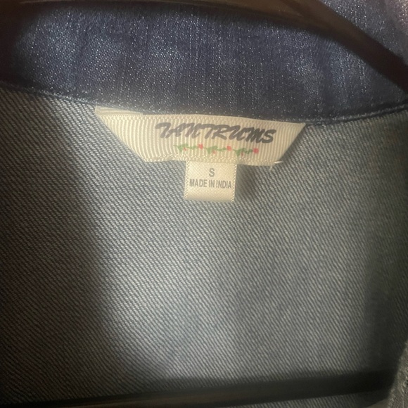 Jean jacket size small - Picture 2 of 3